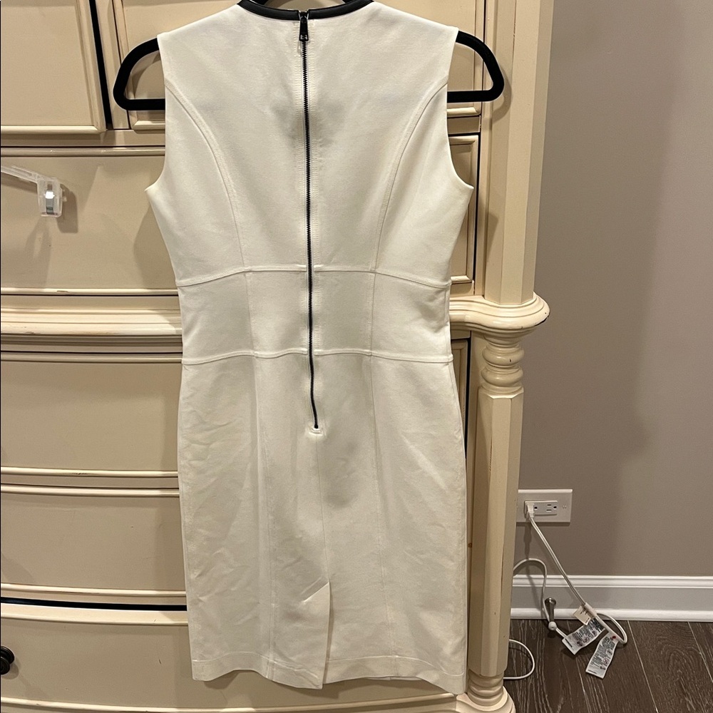 Burberry White Dress with Black Trim - Picture 16 of 16